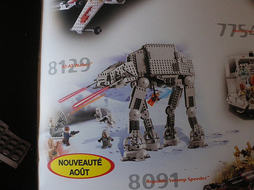 LEGO Star Wars 8129 AT-AT Walker (www.toysnbricks.com)