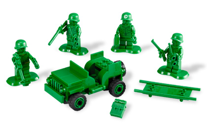 LEGO Toy Story 7595 Army Men on Patrol (www.toysnbricks.com)
