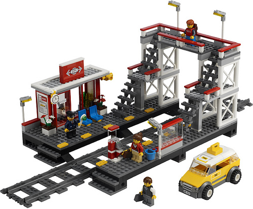 LEGO City 7937 Train Station : Pre-Image (www.toysnbricks.com)