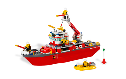 LEGO City 7207 Fire Boat (www.toysnbricks.com)