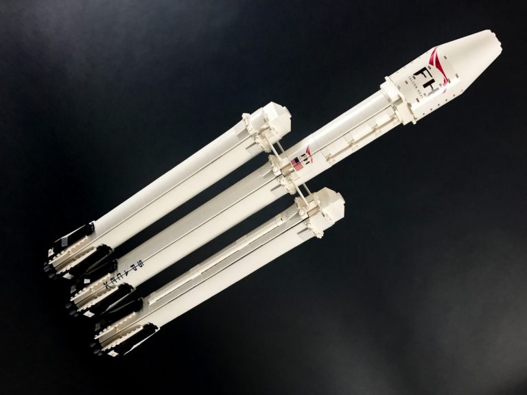 LEGO Ideas SpaceX Falcon Heavy Achieves 10 000 Supporters