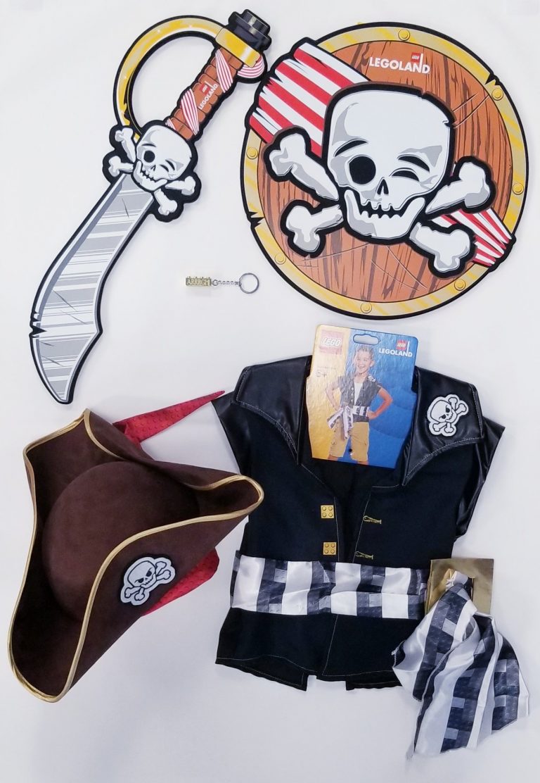 LEGOLand LEGO Shiver Me Timbers Bundle (Pirate Dress-Up Pirate Hat, 6293879 Pirate Sword, 6293883 Pirate Shield, Gold 2x4 Stud Keychain 850808)