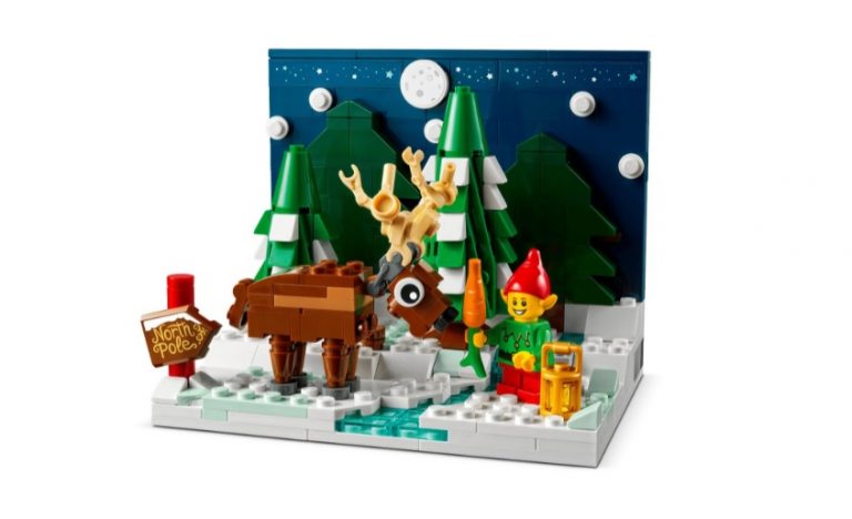 LEGO Santa's Front Yard 40484 Holiday 2021 November GWP Gift Promo Offer (Pre)