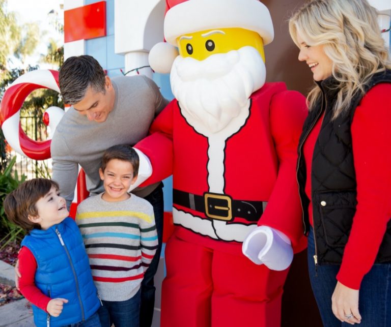 Winter Holiday 2021 LEGO Santa Minifigure Family LEGOLand California Resort Theme Park