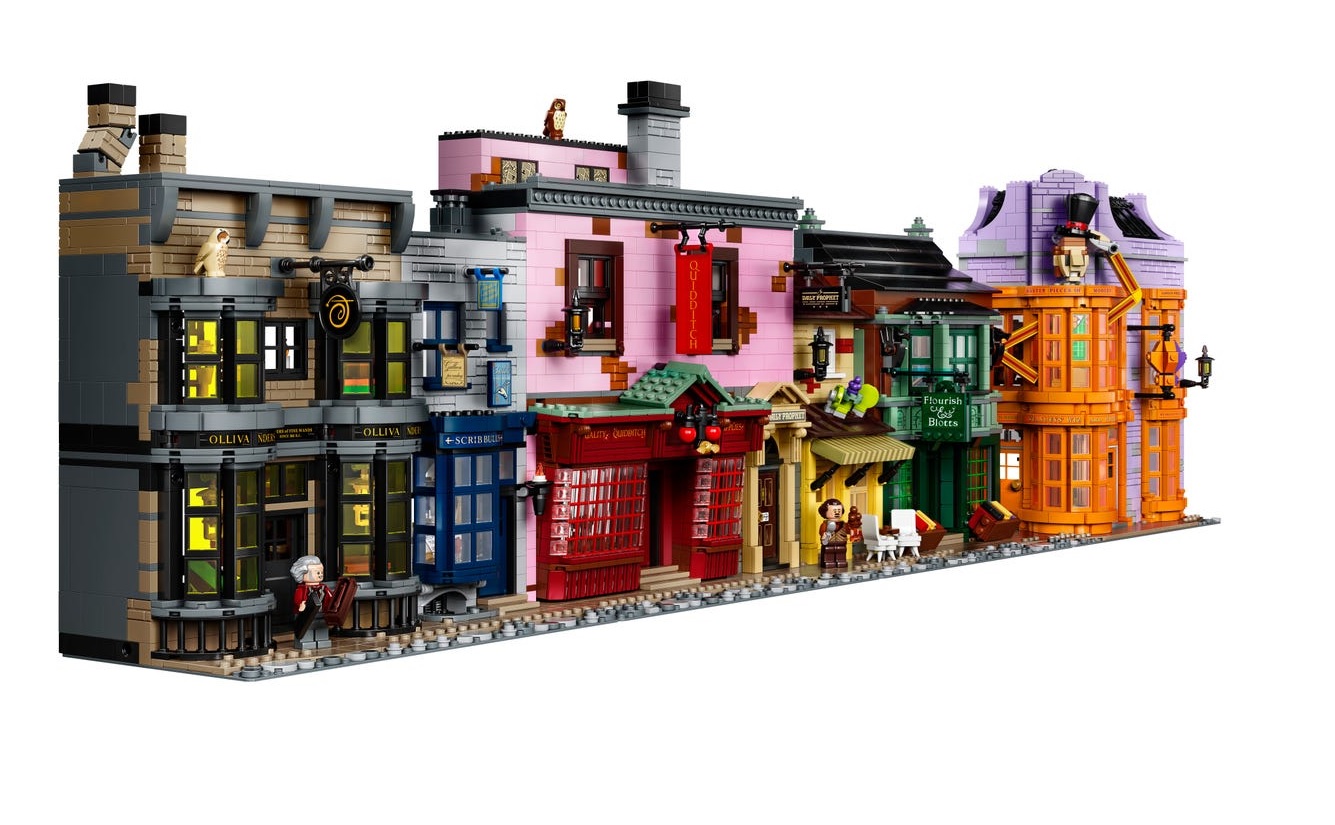 Harry Potter: See LEGO's newest, biggest Hogwarts set