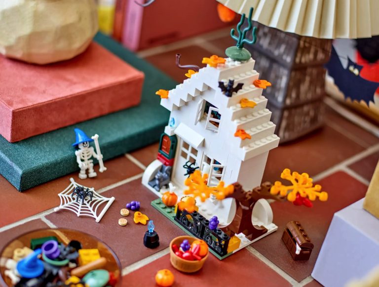 LEGO 40608 Halloween Fun VIP Add-On Pack GWP October 2023 House