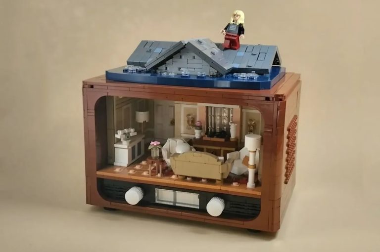LEGO IDEAS Happier Than Ever Project Creation by Friedrich3 Achieves 10 000 Supporters