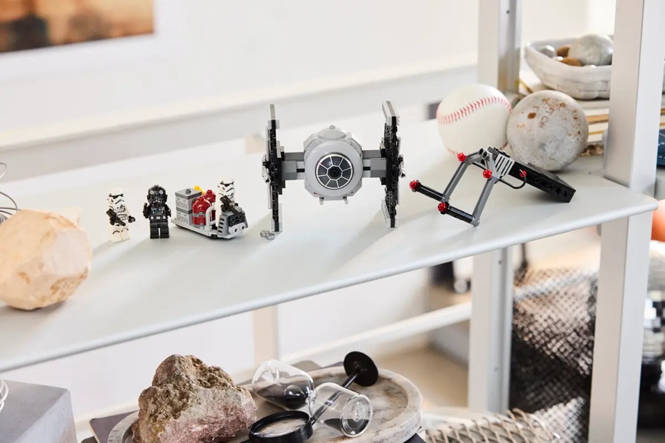 Lego Set Rack LEGO Star Wars 40771 TIE Fighter with Imperial Hangar Rack GWP 2025 Set ...