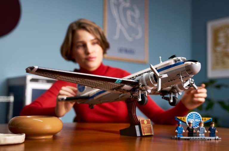 LEGO Icons 11378 Douglas DC-3 PAN AM Airliner April 2026 Release Dates ...